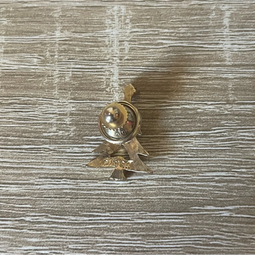 4/$20 Vintage Christmas Tree Pin - Picture 2 of 2